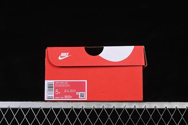 All categories Nk SB Dunk Series Nk SB Dunk Low High-end customized low-top sneakers Nike SB Dunk Low white and pink color low-top casual sneakers IM6572-602